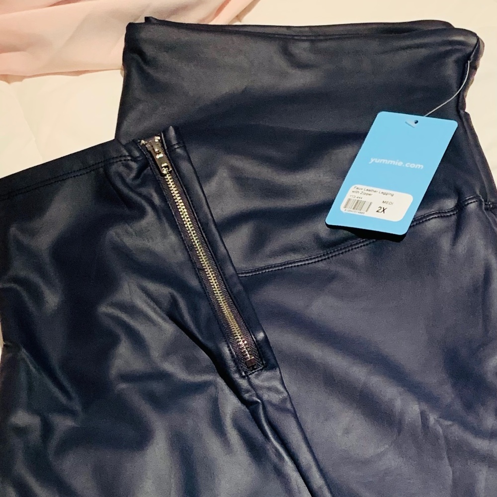 Sexy Navy Yummie Faux Leather Leggings w/Zipper detail 2x